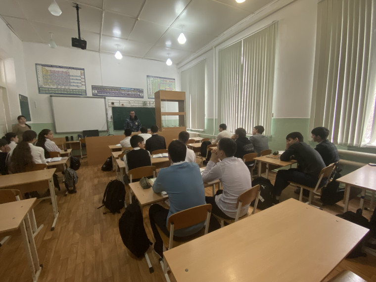 Встреча с сотрудником ПДН на тему "Заведомо ложное сообщение об акте терроризма".